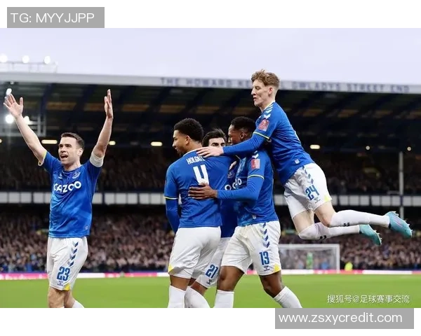 足球明星齐聚巴黎激情奔袭引发全球关注与热议